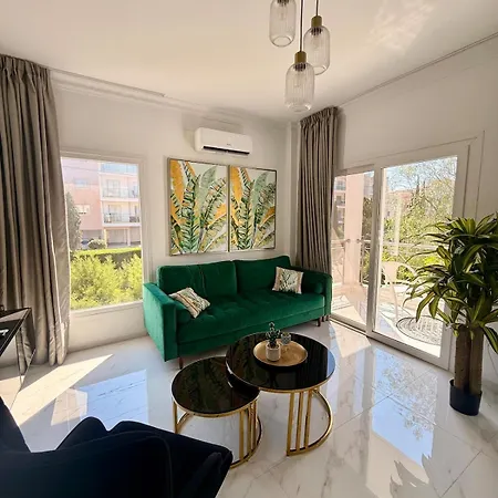 Apartment Brand New Luxury Retreat-pool-5 Min To Paphos