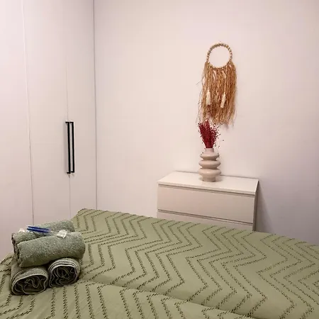 Brand New Luxury Retreat-pool-5 Min To Apartment