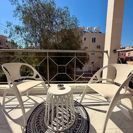 Brand New Luxury Retreat-pool-5 Min To Apartment