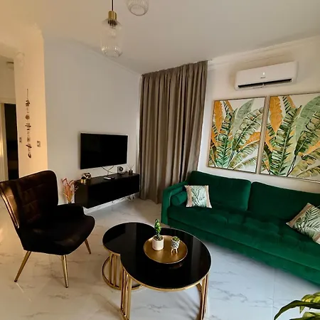 Brand New Luxury Retreat-pool-5 Min To Apartment Paphos