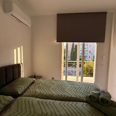 Brand New Luxury Retreat-pool-5 Min To *