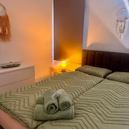 Apartment Brand New Luxury Retreat-pool-5 Min To Paphos