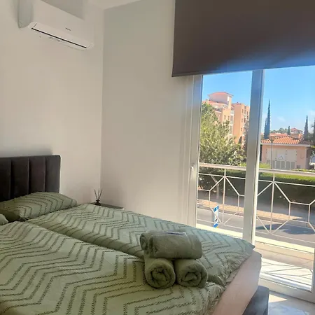 Brand New Luxury Retreat-pool-5 Min To Apartment