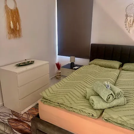 Brand New Luxury Retreat-pool-5 Min To Paphos